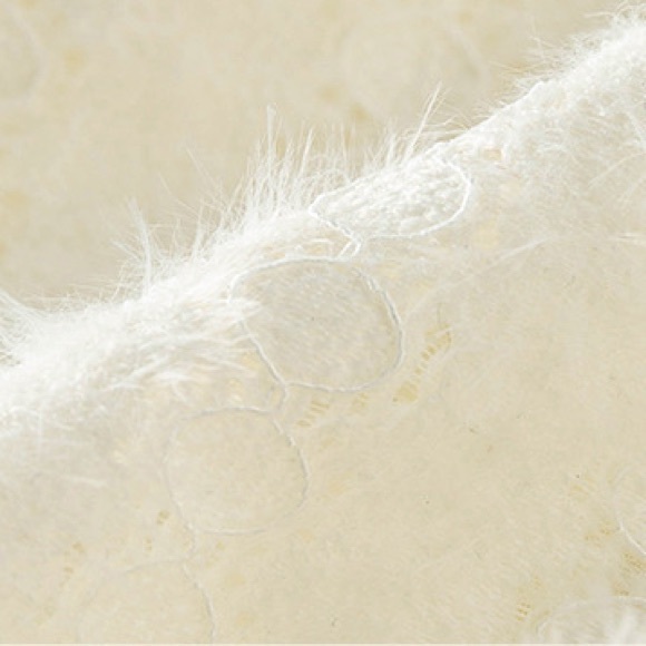 BNWT Lace Button Up Blouse with bow - Picture 6 of 6